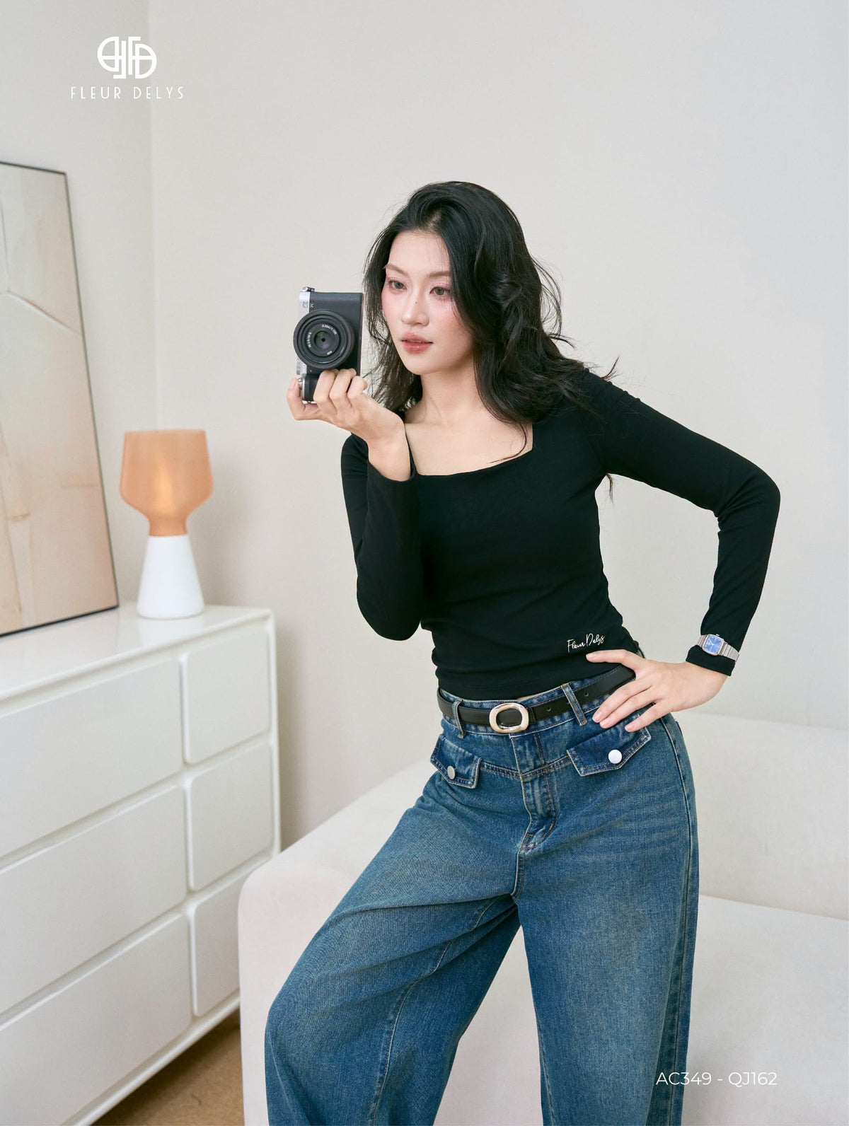 Áo cổ vuông dài tay thêu gấu - Đen +Quần Jeans nắp túi trước (QJ162+AC349))