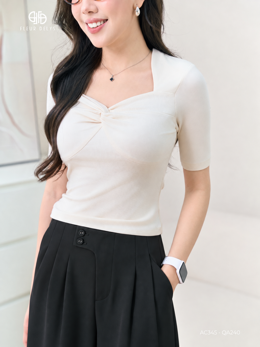 Áo Zip Xoắn Ngực Tay Lỡ Kem (ac345+QA253)