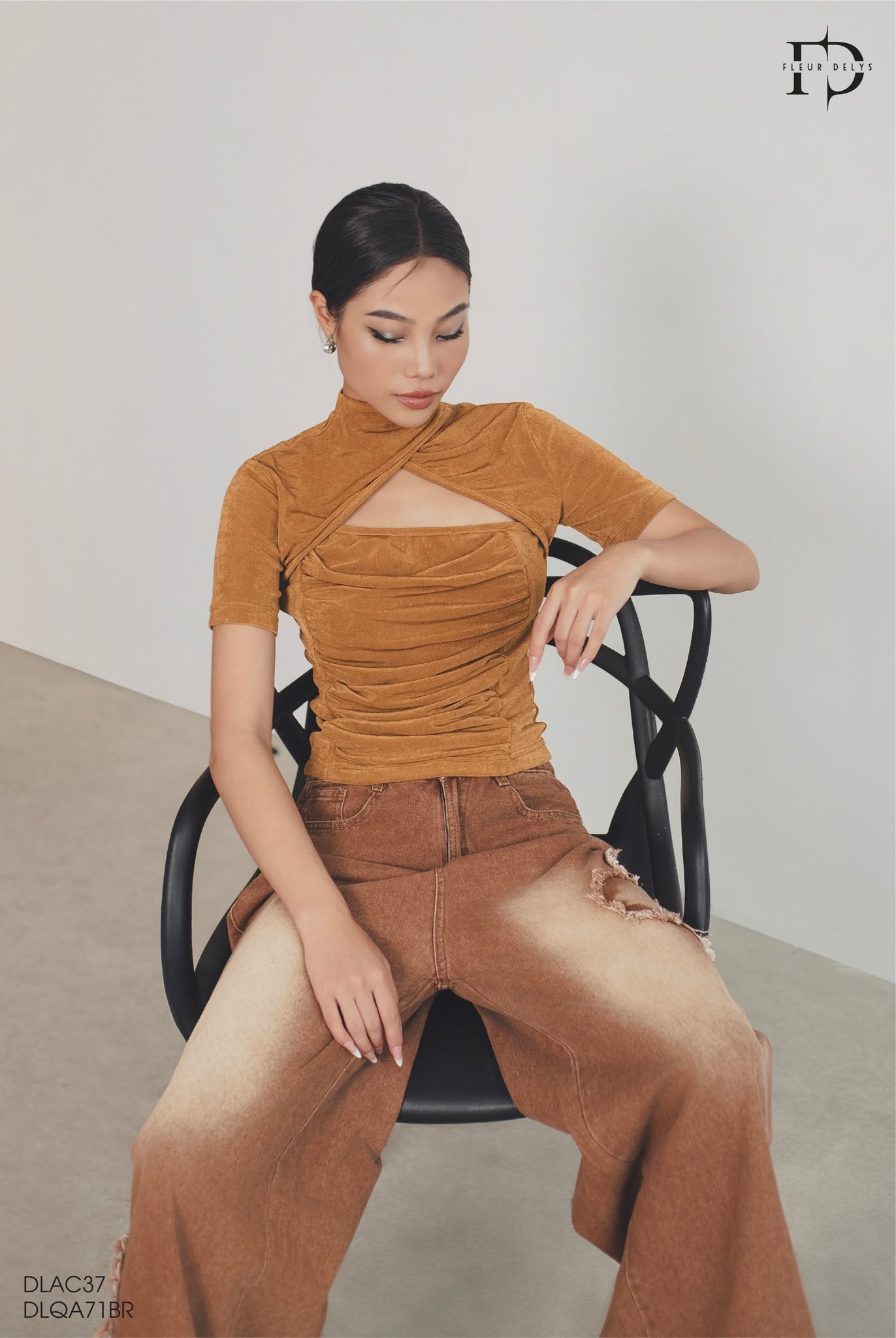 Áo Thun Xoắn Cổ - Vàng (AC37)