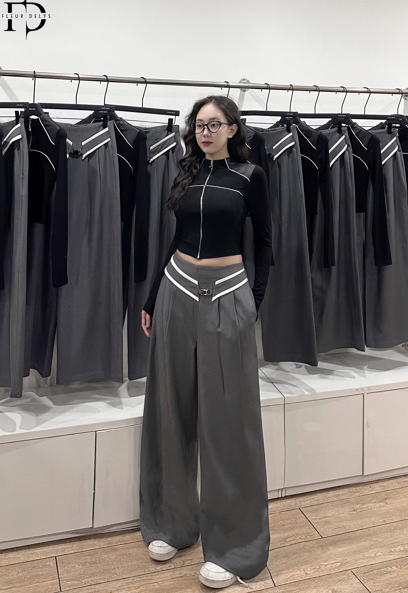 Quần Khóa Chốt Trang Trí - Ghi -( DLQA133)