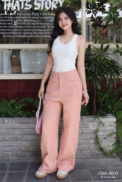 Áo Thun Cổ Sâu Thêu Ngực ( AC249)