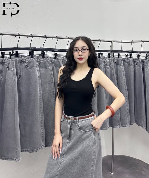 Áo Thun Cổ Sâu Thêu Ngực ( AC249)