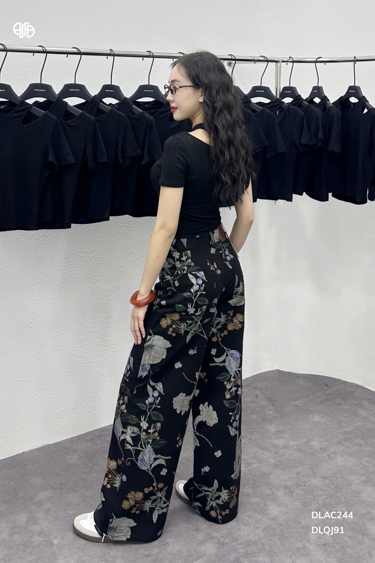 Quần Jean Họa Tiết Hoa - DLQJ91