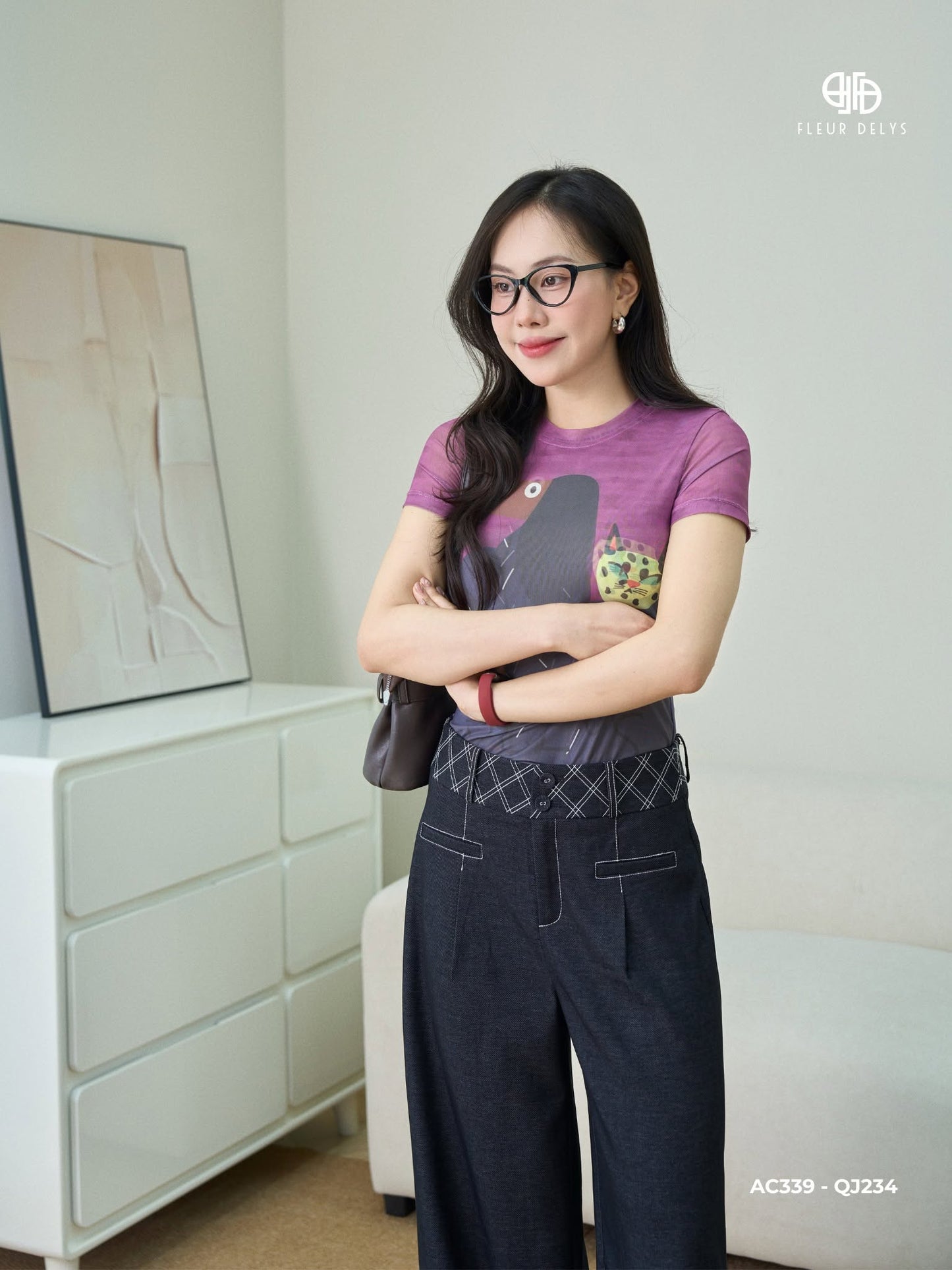 Áo Thun Họa Tiết Mèo Nghệ Thuật Phối Quần Bò Rayon Chần Trám