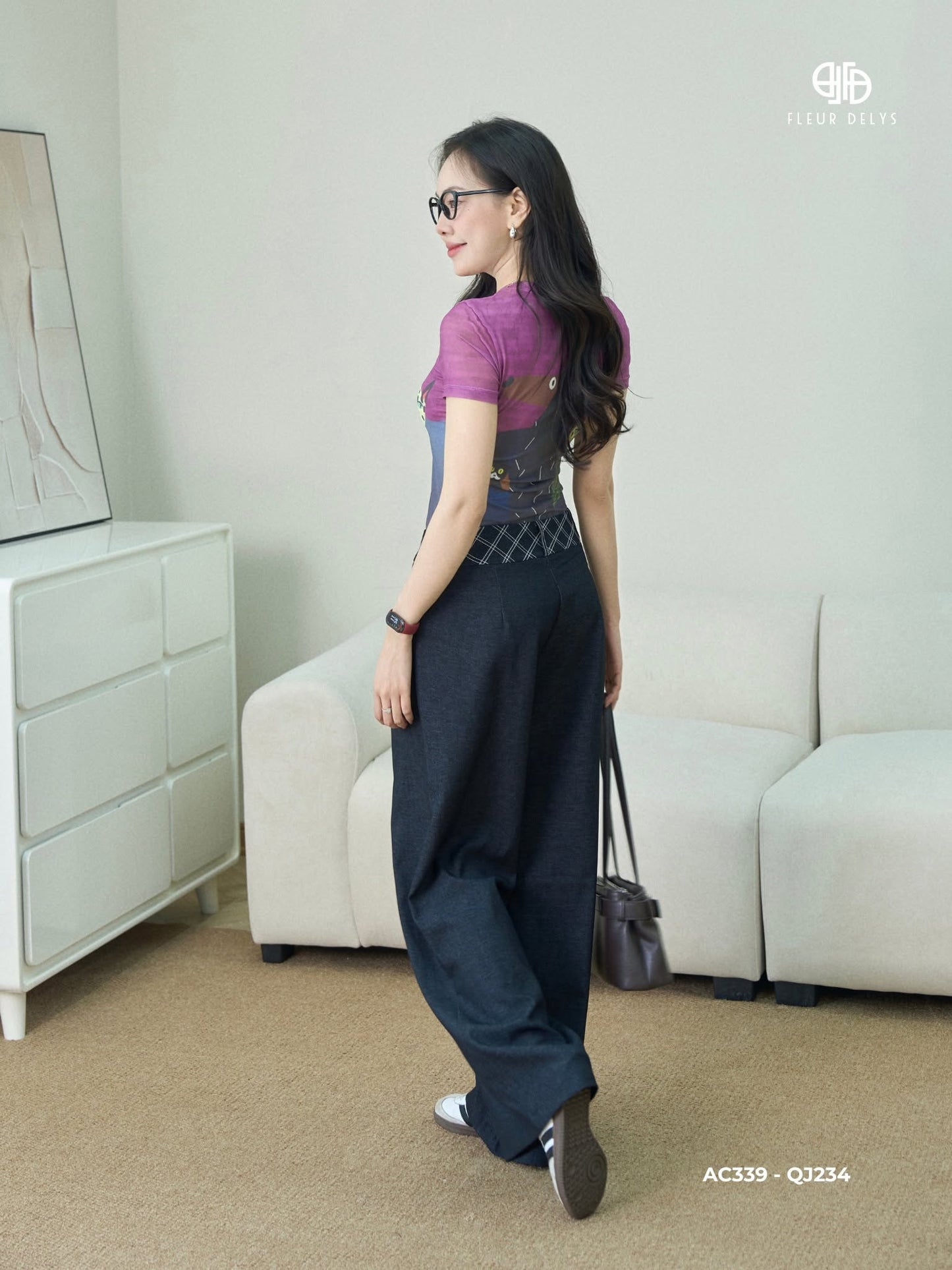 Áo Thun Họa Tiết Mèo Nghệ Thuật Phối Quần Bò Rayon Chần Trám