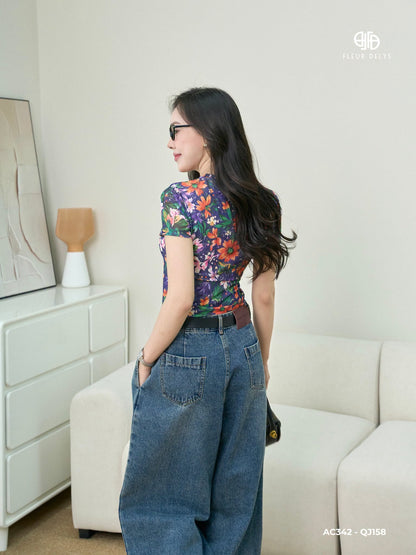Áo Thun Hoa Nhiệt Đới + Quần Jean Xếp Ly Gấu