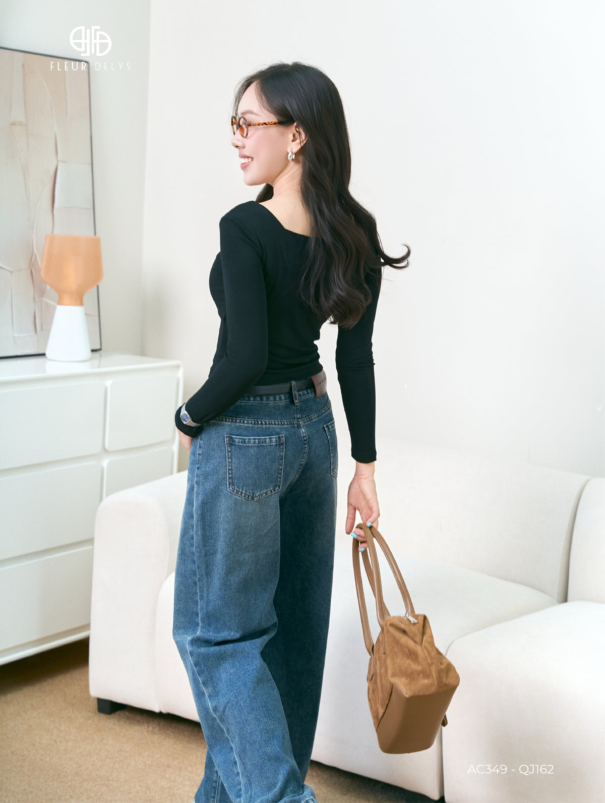 Áo Cổ Vuông Dài Tay Đen Thêu Gấu (AC349+QJ161)