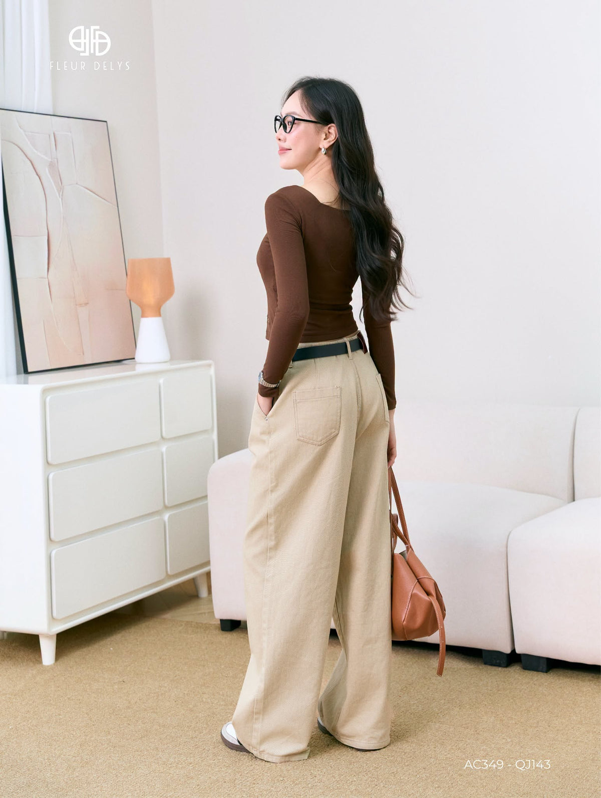 Áo Cổ Vuông Dài Tay Nâu Thêu Gấu (AC349+QJ143)